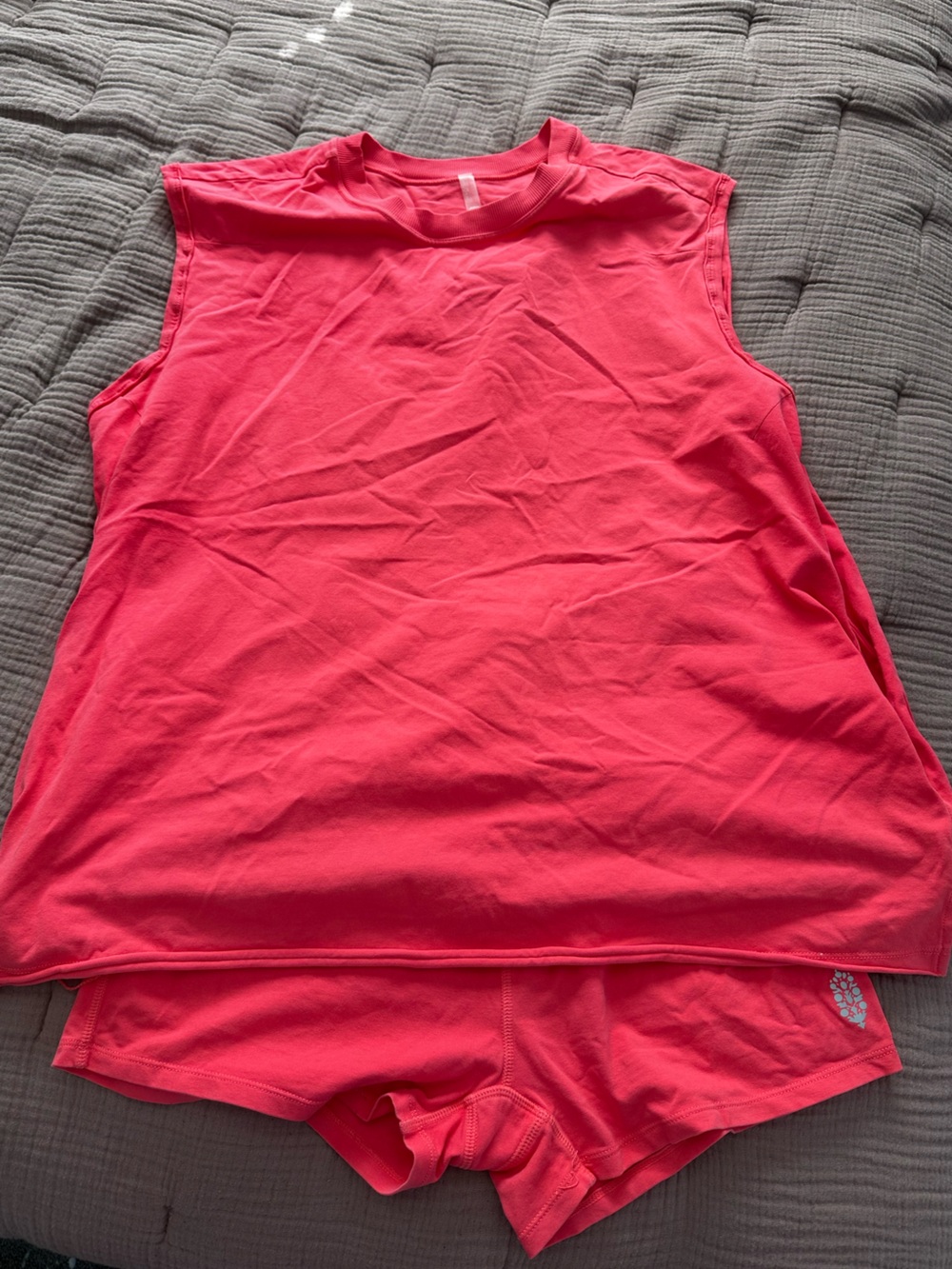 Free People Movement Coral Pink Activewear Set Top & Shorts Size Large - Picture 1 of 4